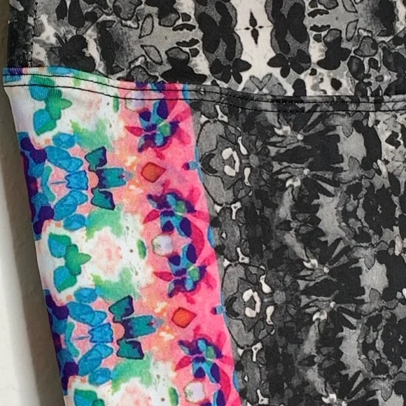 PrAna Roxanne Hydrobloom Capri Crop Leggings size M~NWOT$4.99 Ships! Made in USA - Picture 8 of 10